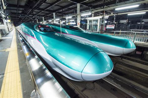 shinkansen from osaka to tokyo.